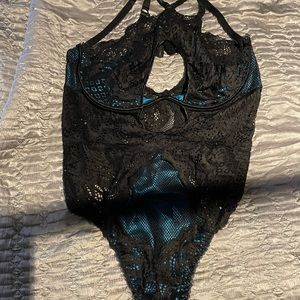 Oh la la Cheri 4x lace black and teal bodysuit